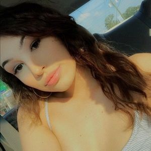 Meet your Posher, Evie